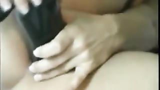 Dildo gigantesco in tutti i buchi