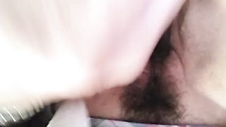 Si diverte col suo giocattolo per me