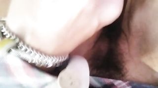 Si diverte col suo giocattolo per me