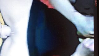 Cam girl tettona monta un dildo