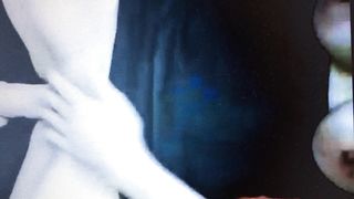 Cam girl tettona monta un dildo