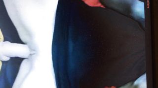 Cam girl tettona monta un dildo