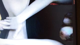 Cam girl tettona monta un dildo