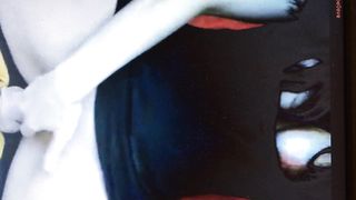 Cam girl tettona monta un dildo