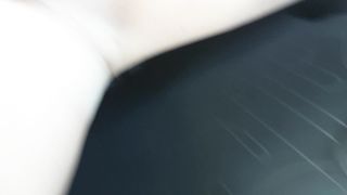 Una fighetta tutta rasata da scopare e leccare