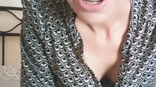 Cornuto, tua moglie è una puttana!