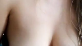 Oh sì! Oh sì! La mia compagna geme per il piacere...