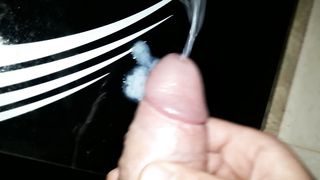 Chi vuole un po di sborra?