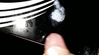 Chi vuole un po di sborra?