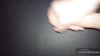 Sborro pensando di leccare una fica bagnata