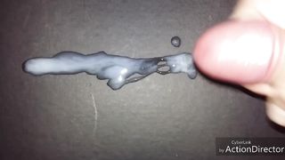 Sborro pensando di leccare una fica bagnata