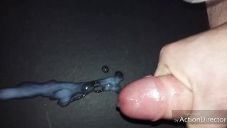 Sborro pensando di leccare una fica bagnata