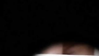 Anteprima del video: Spio dalla serratura mia moglie