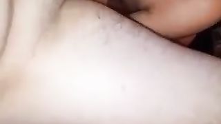 Mi succhia il cazzo e gli sborro in bocca