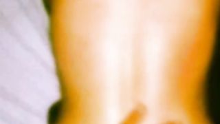 Lui va al bar... io mi scopo la sua tipa !