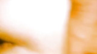 Lui va al bar... io mi scopo la sua tipa !