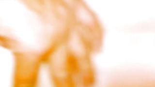 Lui va al bar... io mi scopo la sua tipa !