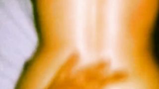 Lui va al bar... io mi scopo la sua tipa !