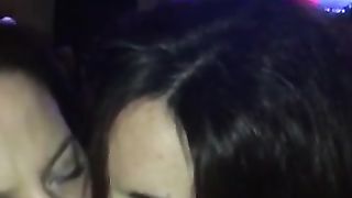 Un amico con due troie spagnole