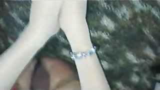 Eva inculata da un bel cazzo con sborrata su piedi e calze