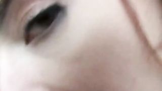 Doppio pompino da ragazze col rossetto