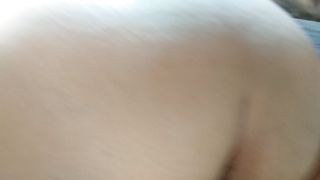 Su e giù tra le chiappone della moglie