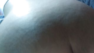 Su e giù tra le chiappone della moglie