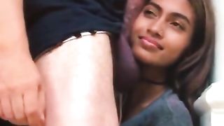 Cazzo enorme in bocca a una gran figa