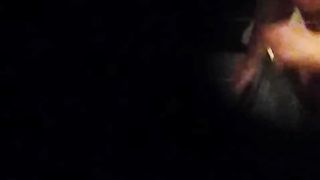 Amica spiata dalla serratura