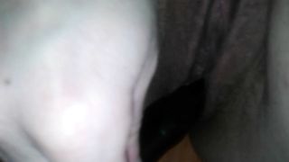 Mi masturbo la figa pelosa