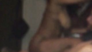 Fa scopare quella tettona di sua moglie