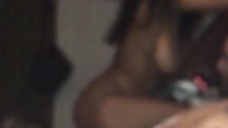 Fa scopare quella tettona di sua moglie