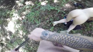 Schiava frustata e scopata nel bosco