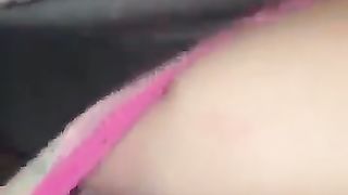 Diciottenne si masturba la figa pensandomi