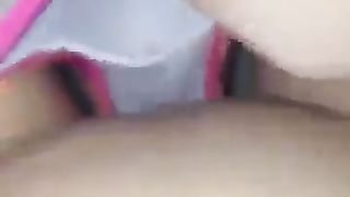 Diciottenne si masturba la figa pensandomi