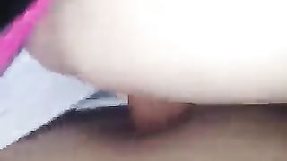 Diciottenne si masturba la figa pensandomi