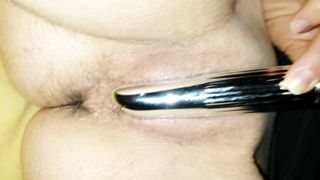 Fighetta appena depilata e vibratore...la zoccola si fa filmare la figa in primo piano