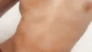 Studentessa gode scopata e sborrata