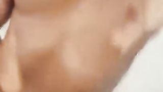 Studentessa gode scopata e sborrata