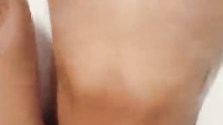 Studentessa gode scopata e sborrata