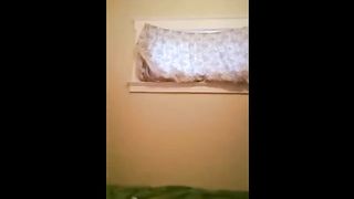 Pompino e cazzo tra le tettone di una strafiga