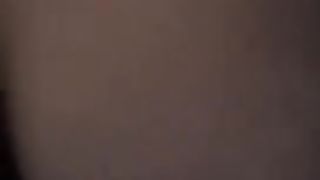 Gli mette il cazzo tra le sue tettone