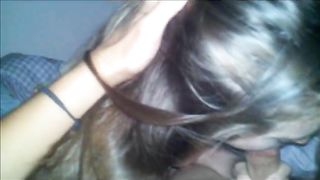 La mia tettona mi spompina