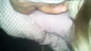 La mia tettona mi spompina