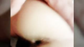 Anteprima del video: 19 anni... ancora vergine!