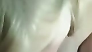 Biondina spompina alla grande