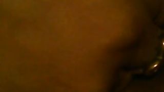 Si masturba e gode per me