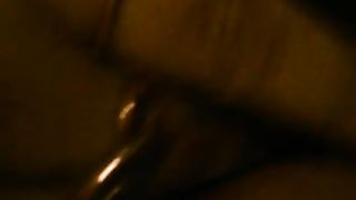 Si masturba e gode per me