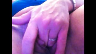 Alla troia piace toccarsi per me