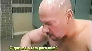 Uomo infila tutta la testa dentro una figa